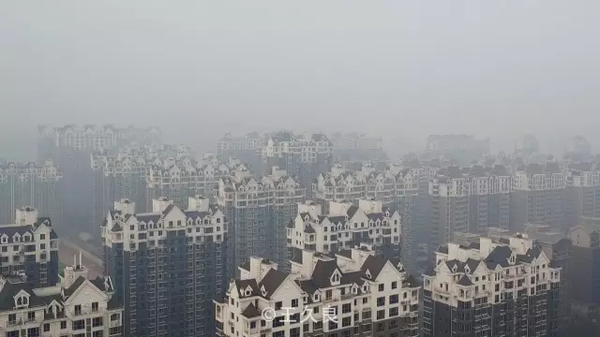 王久良:一边是烂尾的城市，一边是破碎的山河！