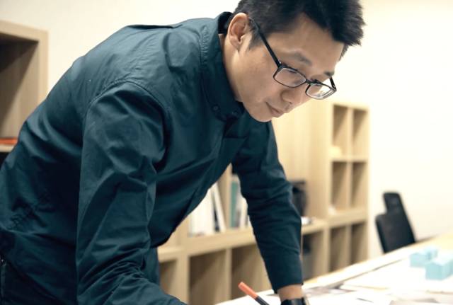 吴回飙把台湾姑娘拐到上海，为她爆改迪士尼旁的毛坯房