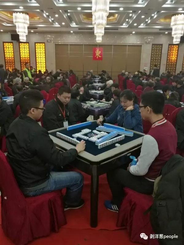 大妈回应输世界麻将赛被骂：网友不懂规则