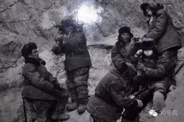 新疆“三号坑”真相曝光！曾是国家最高机密，偿还了苏联一半国债！