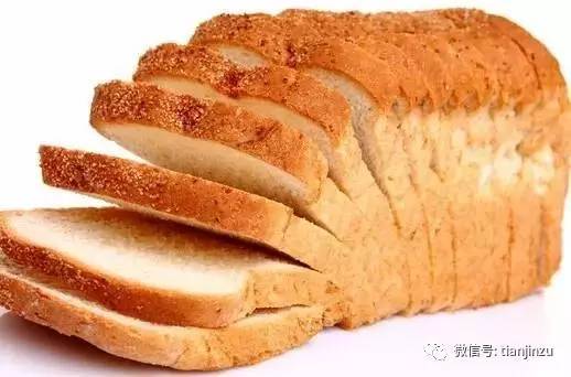 她把土豆片放进保温杯摇了一下 结果吓到所有人