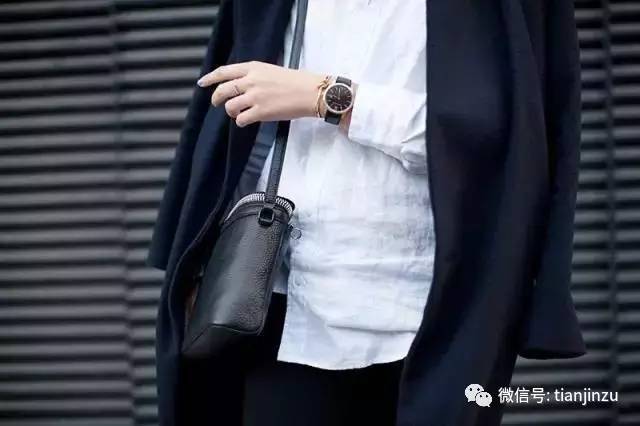 她把土豆片放进保温杯摇了一下 结果吓到所有人