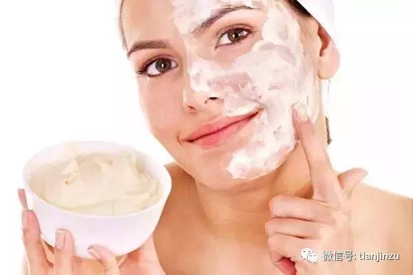 她把土豆片放进保温杯摇了一下 结果吓到所有人