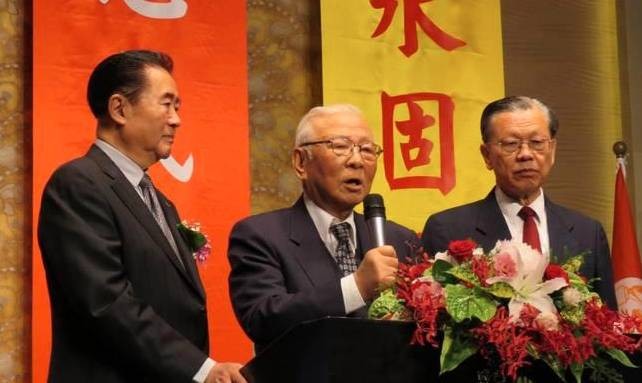 许历农是台湾总统府顾问，却一半的时间在大陆，100岁的他力促统一，警示国人抗日战争还没结束