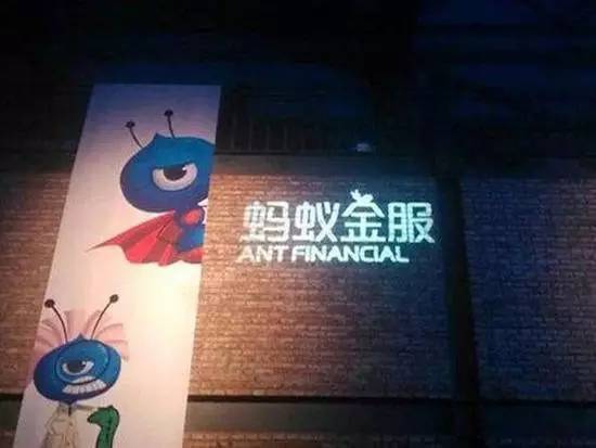 刚刚，马云一把火烧了苹果后院！