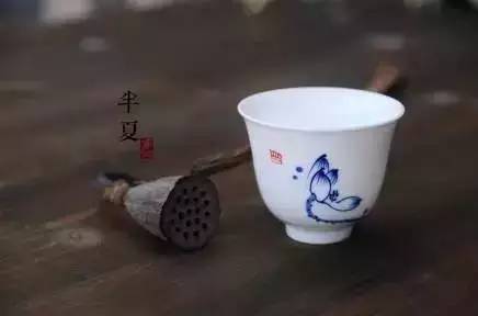 别惯坏，不领情的人； 别喂饱，不感恩的心