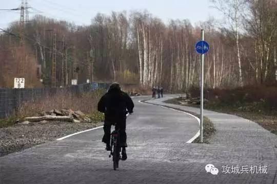 中国修高铁，德国却在偷偷建自行车高速公路！看完已惊呆！