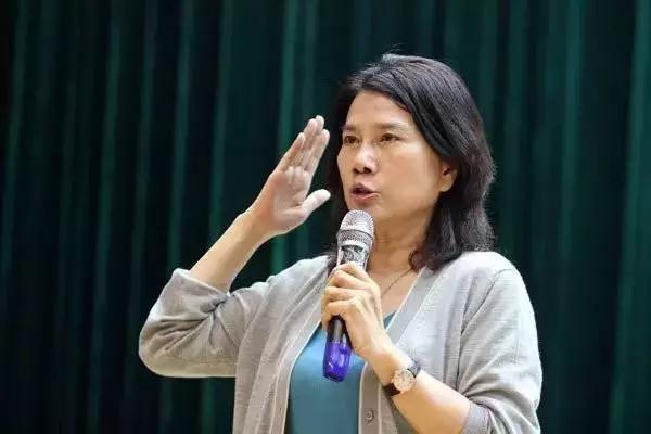 豪捐60亿！5000元起家，把23人乡镇小厂做成2818亿家电巨头，董明珠视他为最大对手，他才是中国实业界最低调的大