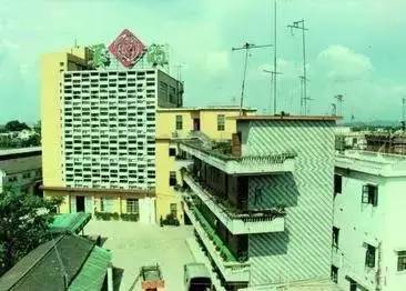 豪捐60亿！5000元起家，把23人乡镇小厂做成2818亿家电巨头，董明珠视他为最大对手，他才是中国实业界最低调的大