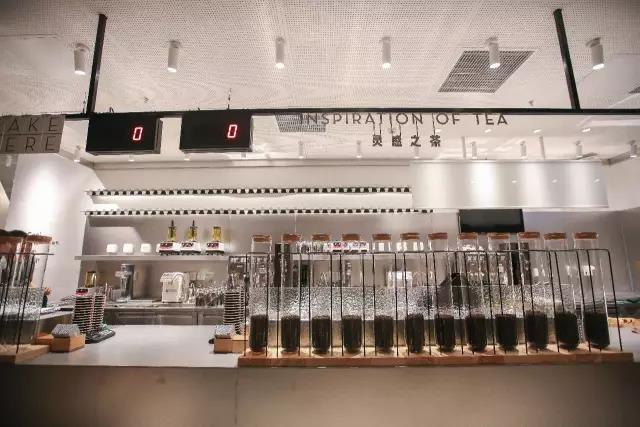 一年做到61家店，营业额过亿，揭秘排队4小时的喜茶