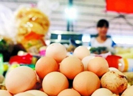 鸡蛋价格月内下降23.43% 下月起行业产能或有过剩