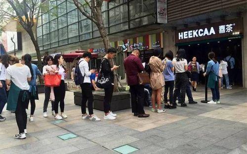 新华社揭网红店套路：自媒体吹捧黄牛捧场饥饿营销