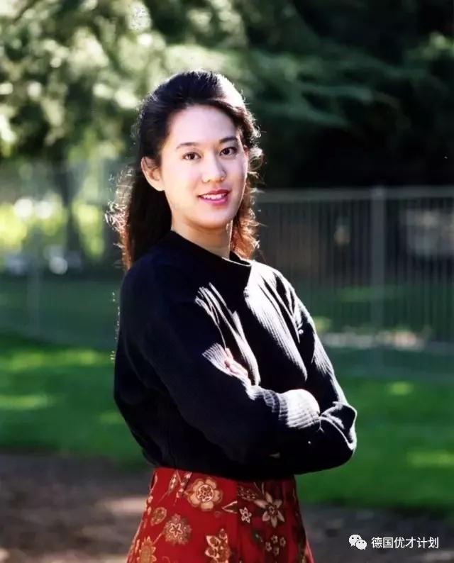 这个太了不起的华裔女子,她的生影响了全世界,她的死更是震惊了全球,今天不能不说的她!