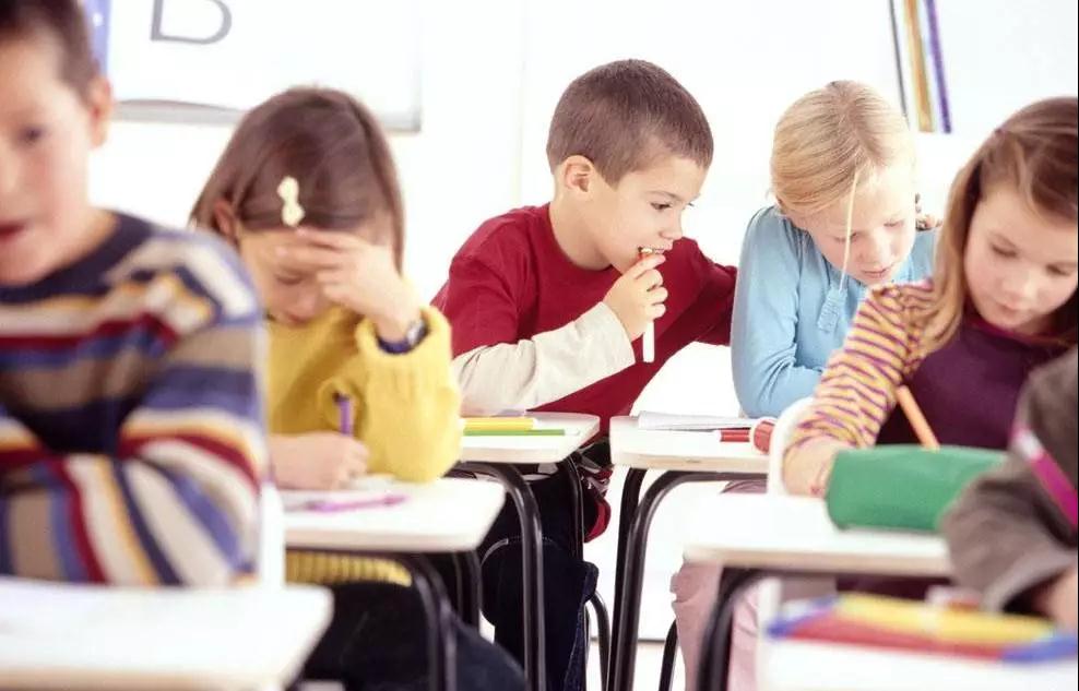 牛津大学教授：别再早睡早起了，这是错误的！