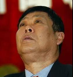 他曾统治一个行业、养活一座城市，最后却戴罪病逝