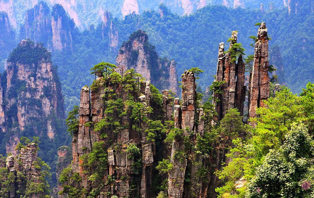 张家界旅游吸引国内外投资商 签约100亿元大单