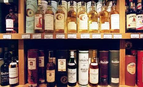 巴黎又现江洋大盗,天价威士忌被盗。受伤的为什么总是法国?