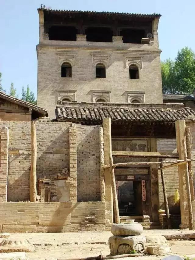 400年了，中国居然还有一个古堡保存完好，甚至还有护城河！