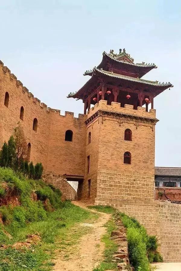 400年了，中国居然还有一个古堡保存完好，甚至还有护城河！