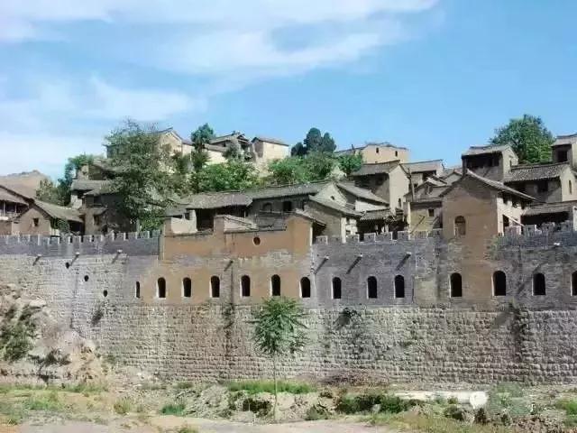 400年了，中国居然还有一个古堡保存完好，甚至还有护城河！