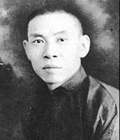 杜月笙：人可以不识字，但不能不识人