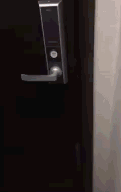 睡前，门一定要反锁！！看图就明白了