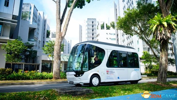 新加坡大学测试黑科技：电动班车20秒就充电完成