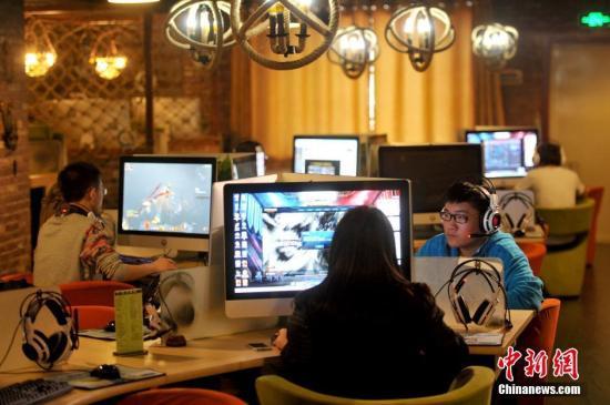 中国网民规模达7.72亿 近八成月收入5000元以下