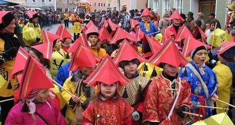 这个德国小镇居民自称“中国人”，中文是官方语言，春节比我们还热闹？