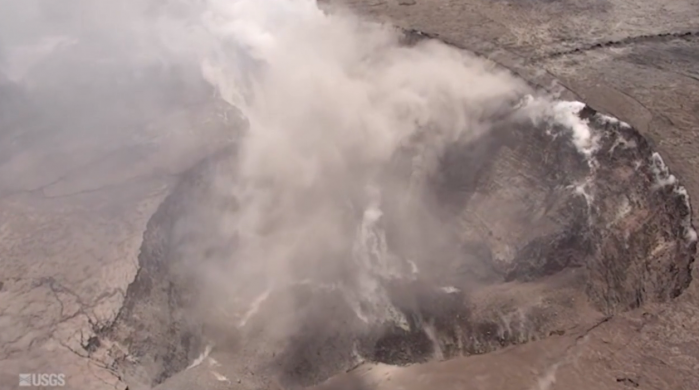 夏威夷火山现神秘裂缝 科学家忧心火山大规模爆发