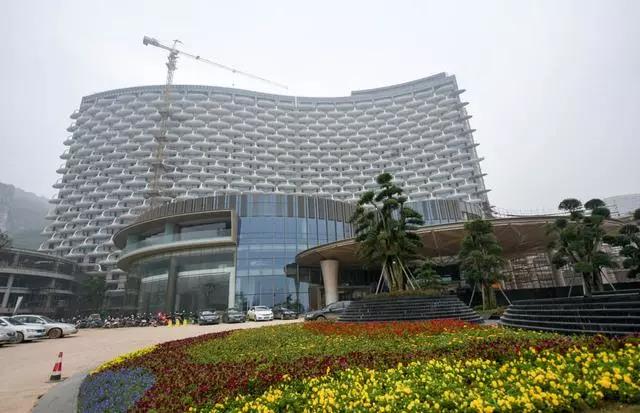 全球最大的酒店即将在中国建成，耗资200多亿，有超过2.8万间客房...