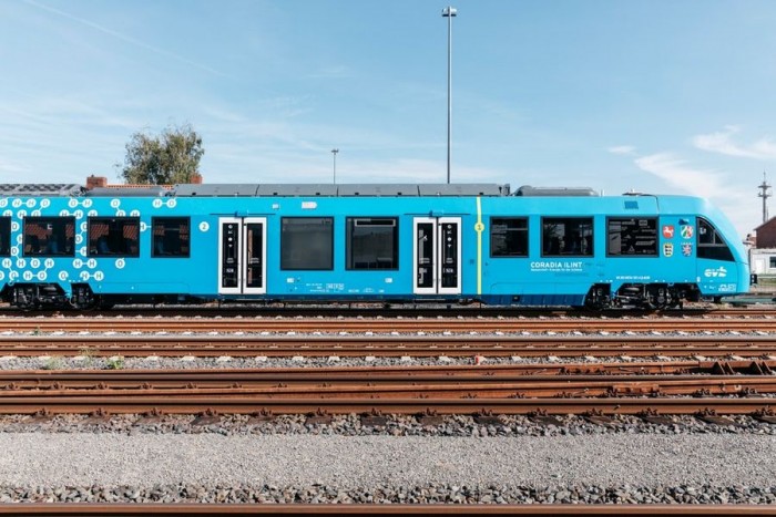 全球首列氢燃料电池列车在德国投入商用