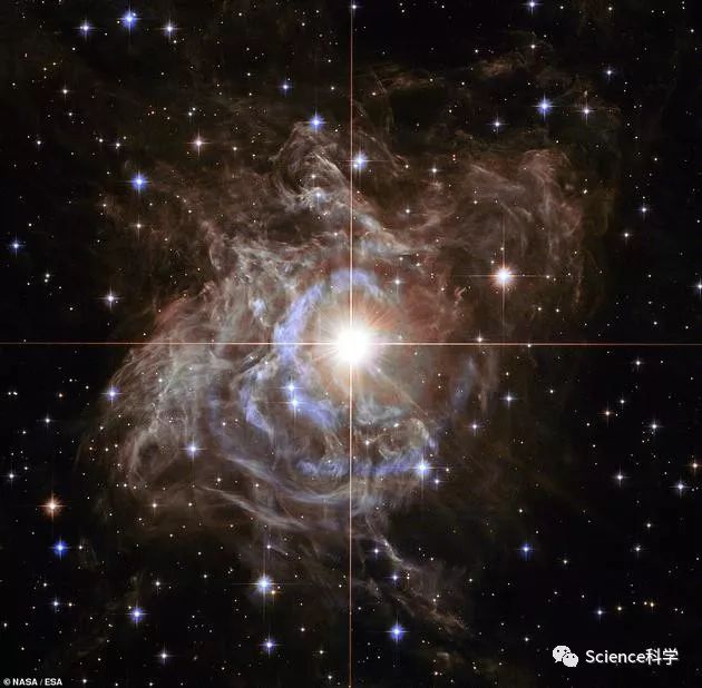 哈勃望远镜观测到“宇宙花环”：体积是太阳的200倍