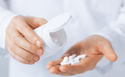 辟谣：阿司匹林吃吃停停，副作用风险小？医生教你如何正确用药
