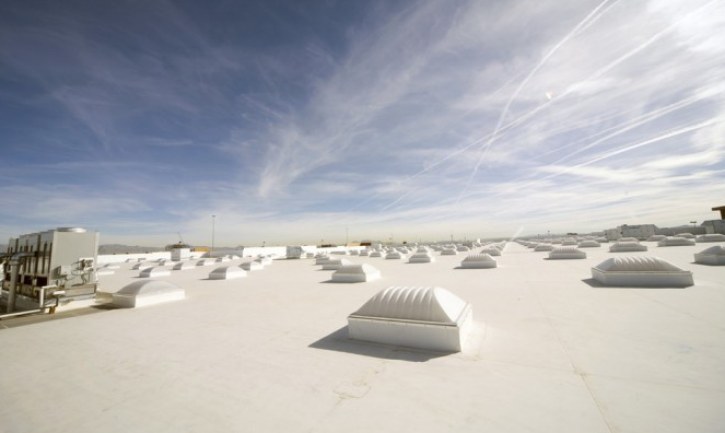 研究发现屋顶涂白反射阳光可挽救市民死于热浪期