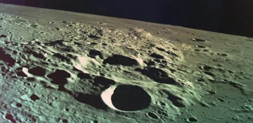在坠毁之前 以色列探测器捕获最后一张令人惊叹的月球图像