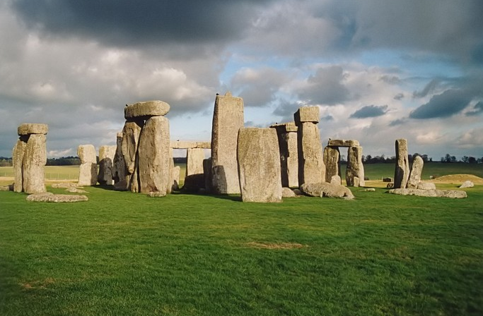 研究发现英国巨石阵建造者祖先是越洋的海外移民