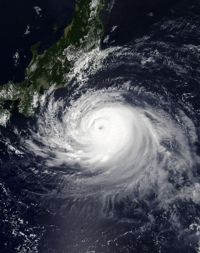 50年最强台风登陆日本 东京网友：以为地震了