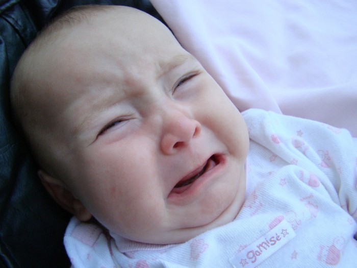 新生婴儿没有眼泪和汗水 原因是汗腺未发育完全