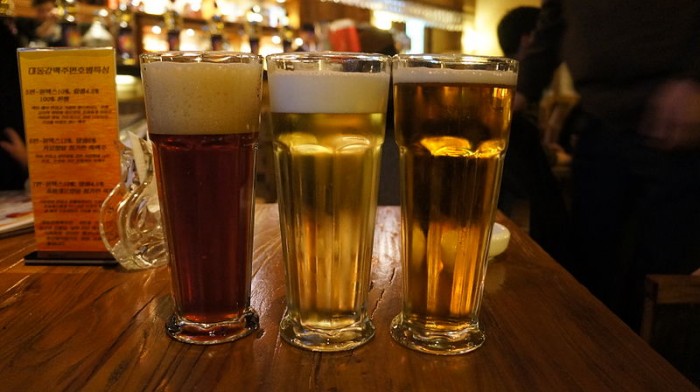 研究发现受教育程度及年限可能影响饮酒行为和酒精依赖风险