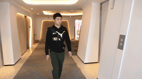 海底捞正式宣布，消灭服务员，跟waiter说再见！