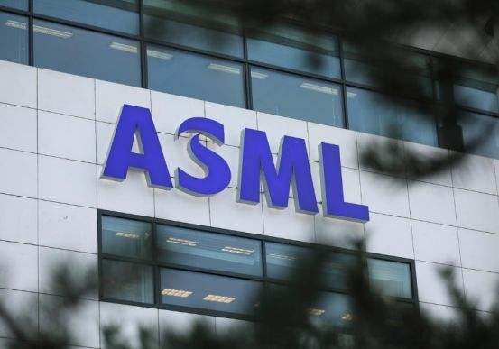 日媒称ASML欲断供中国光刻机？中芯国际董事长权威回应来了！