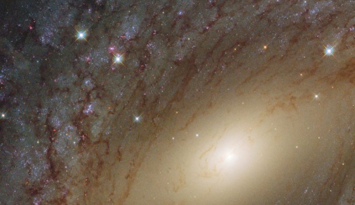 惊人发现暗示银河系中心可能不止一个黑洞
