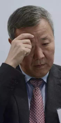 丑闻、逮捕、自杀......十位百亿富豪的2019生死劫