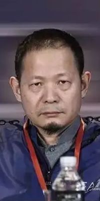 丑闻、逮捕、自杀......十位百亿富豪的2019生死劫