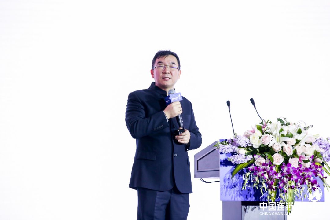 中国广告协会学术委员会副主任何海明：如何翻动品牌的“多米诺骨牌”