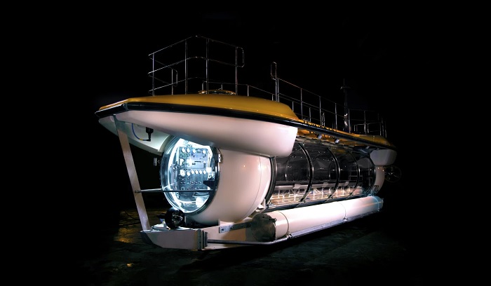 Triton展示DeepView观光潜艇 可载数十名游客在水下100米航行
