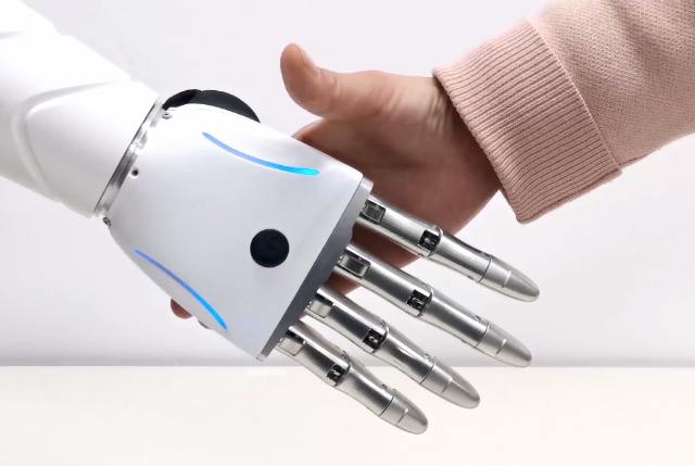 京东数科可穿戴AI仿生手 可实现0.5秒快速识别肌电信号