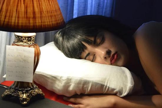 想在周末补觉？研究发现75%睡眠严重缺乏的人做不到
