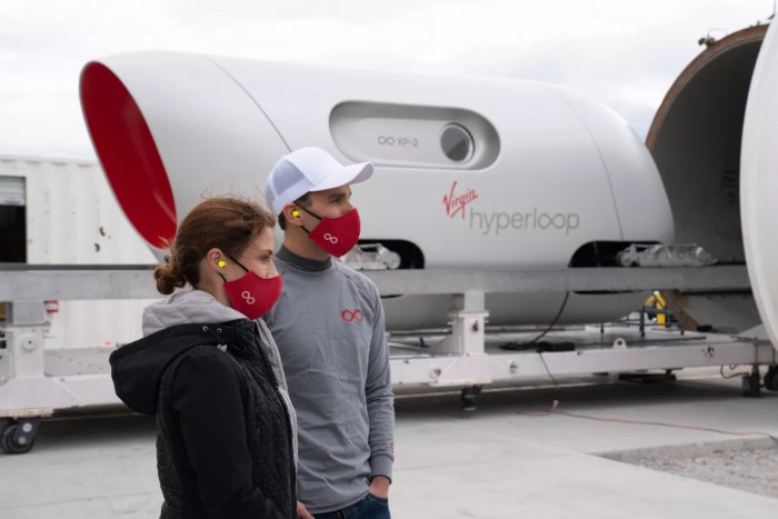 Virgin Hyperloop实现重大里程碑：完成首次载人测试